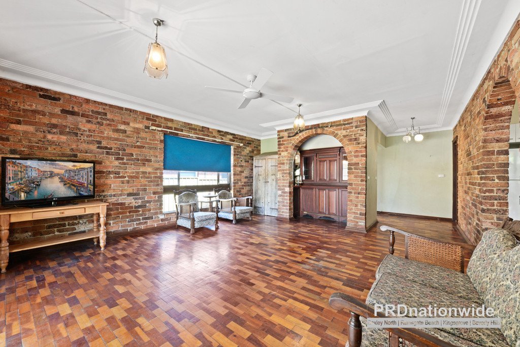 12 Dunkirk Avenue KINGSGROVE 4