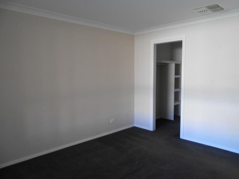 12 Eagle Avenue TAMWORTH 6