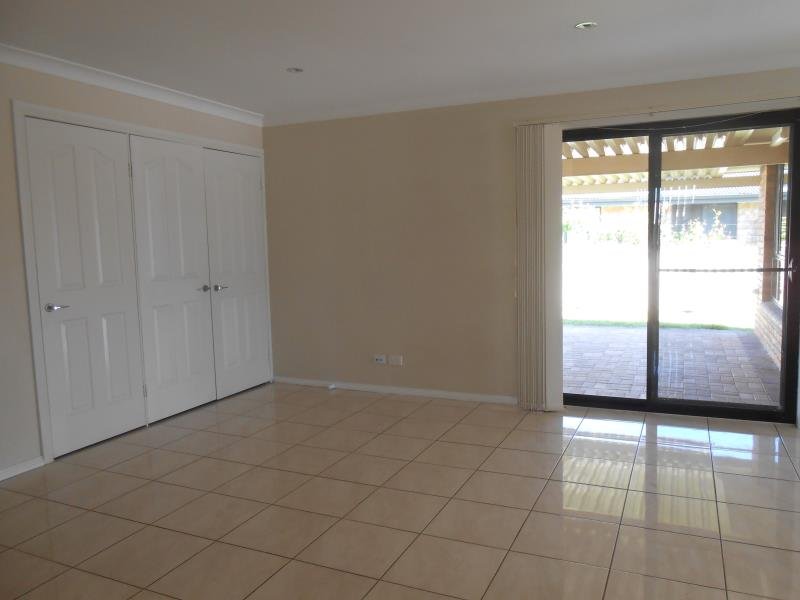 12 Eagle Avenue TAMWORTH 8