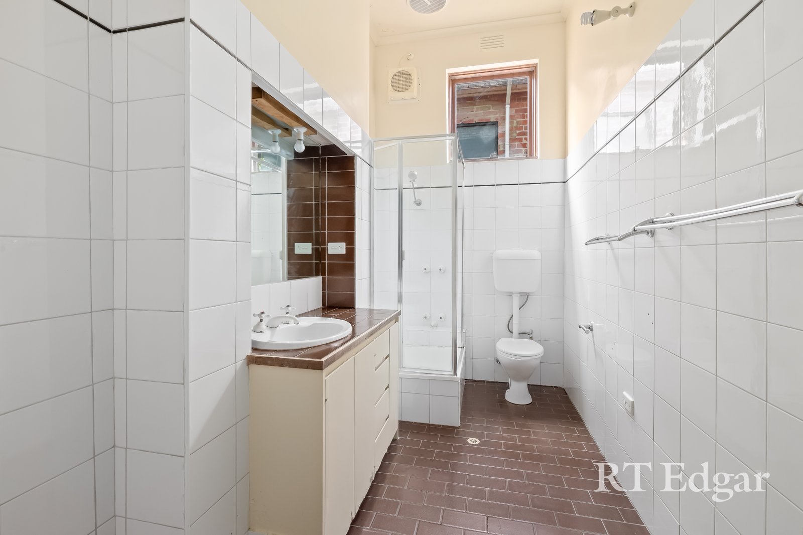 Real Estate and Property in 12 Elgin Avenue, Armadale, VIC