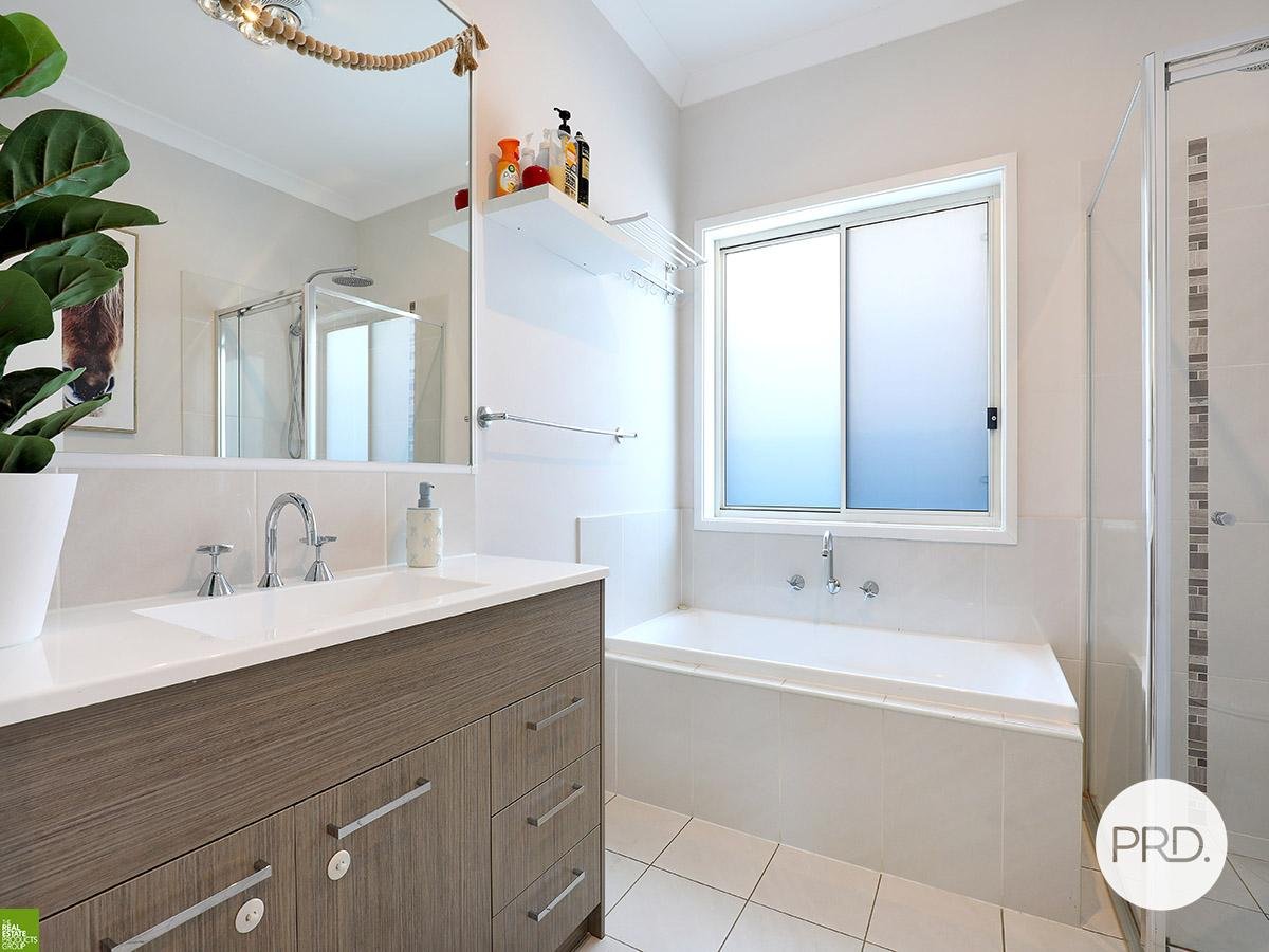 12 Escarpment Place HORSLEY 9