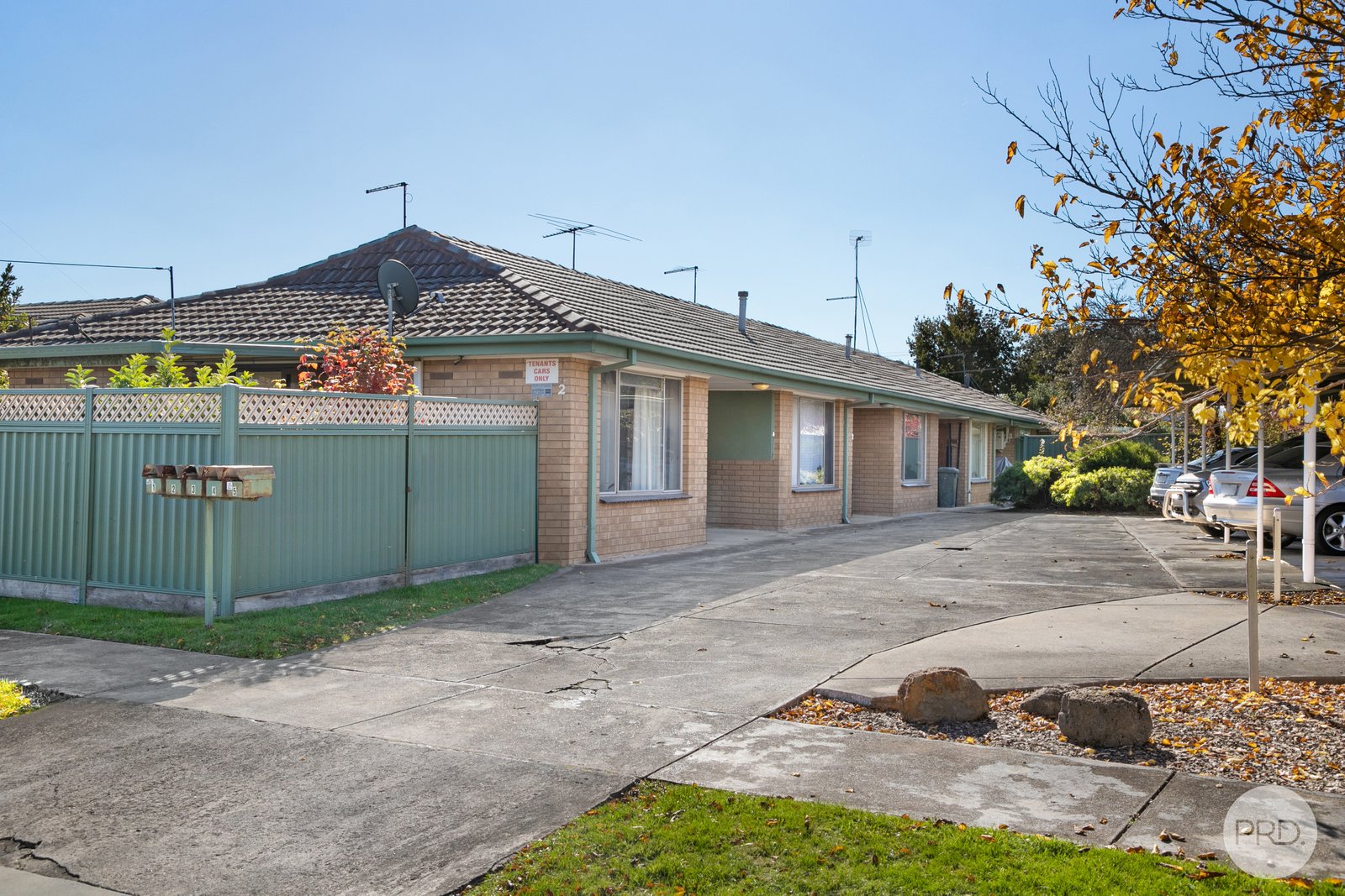 1/2 Evelyn Street WENDOUREE 2