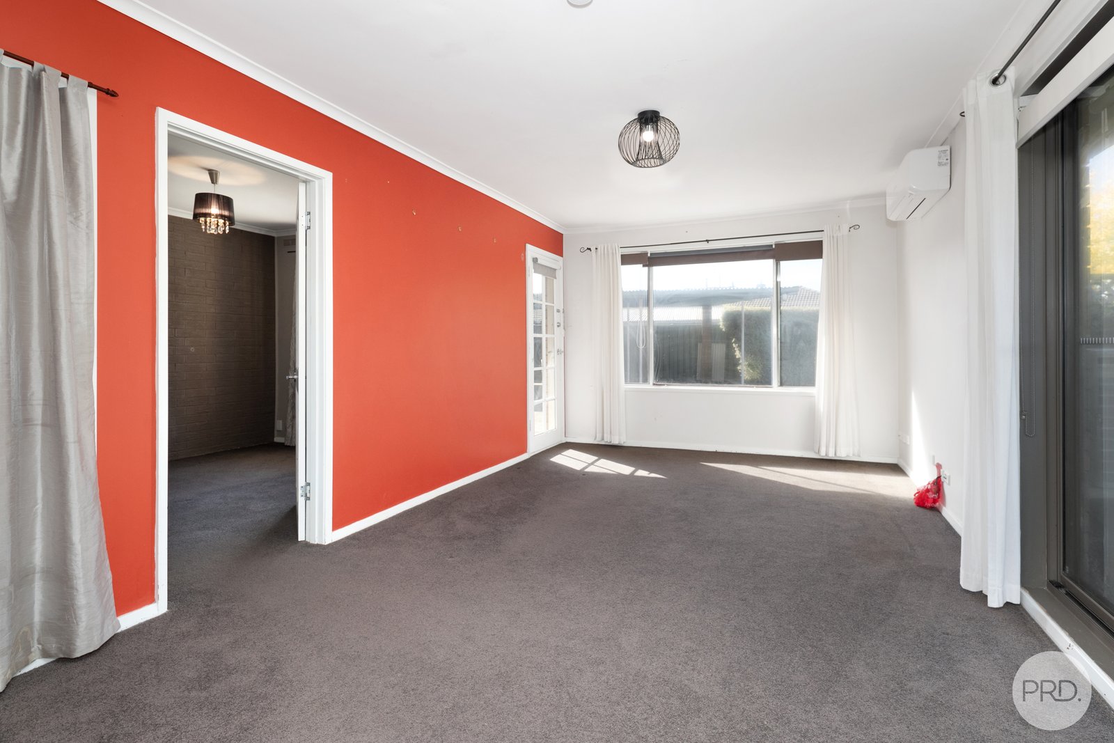 1/2 Evelyn Street WENDOUREE 4