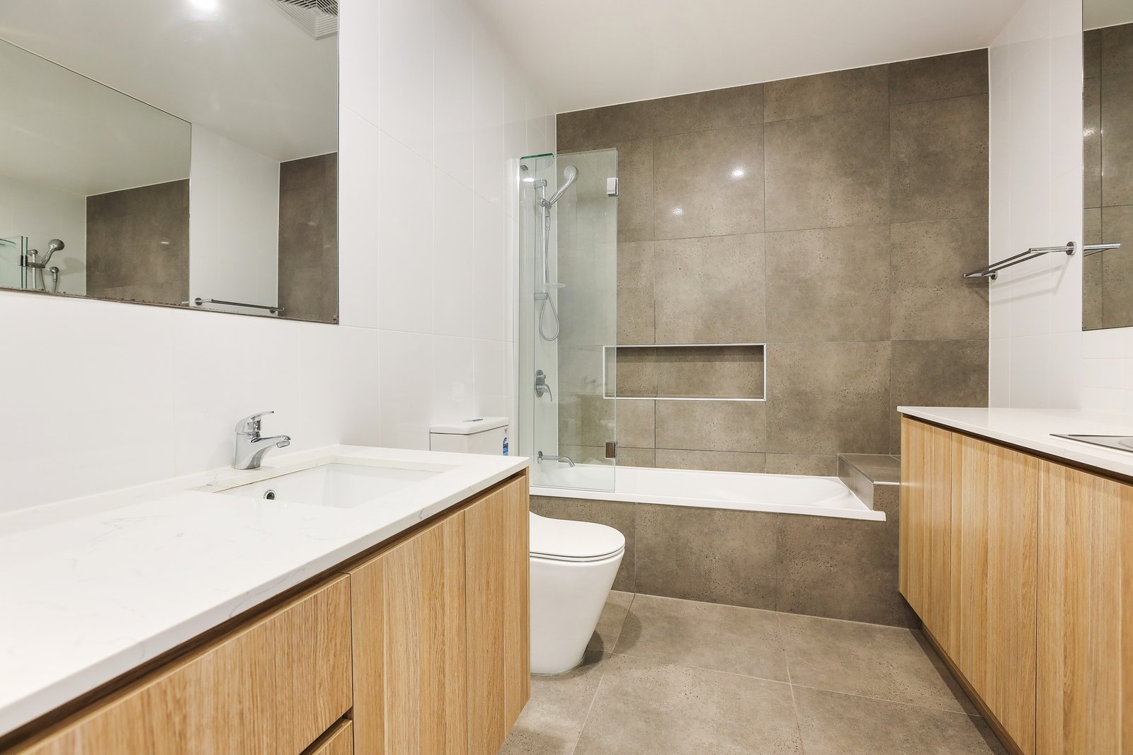 12 Evergreen View ROBINA 11