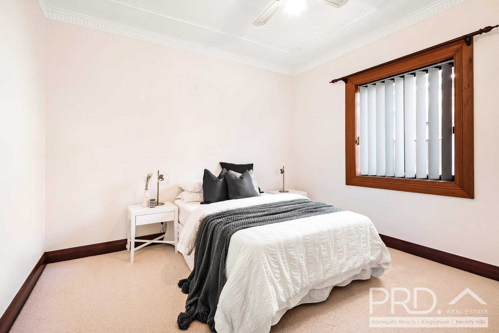 12 Farrell Road KINGSGROVE 8