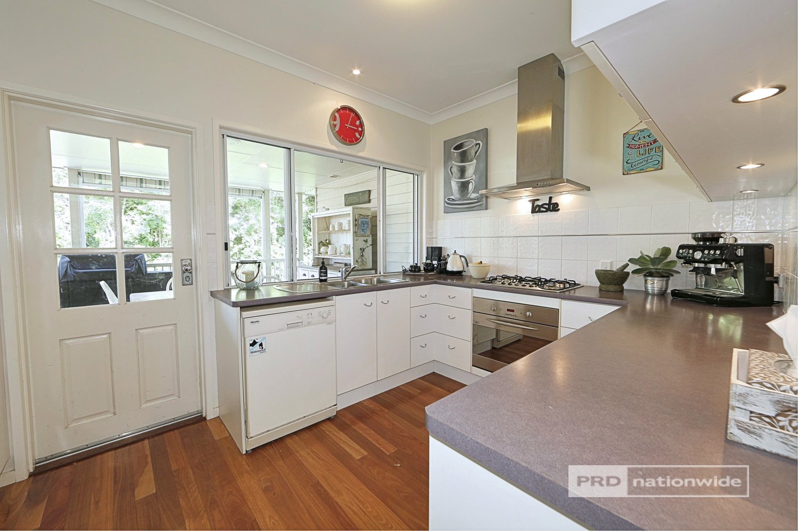 12 Faye Avenue SCARNESS 16