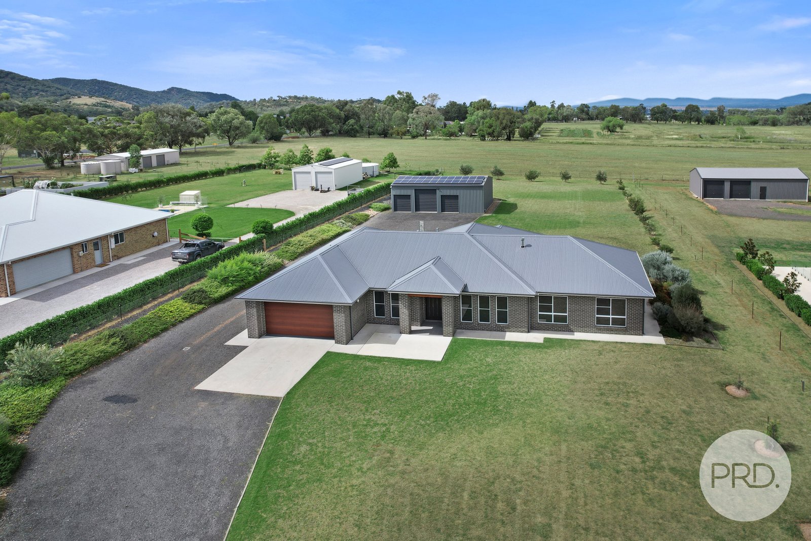 12 Flagstaff Road TAMWORTH 1