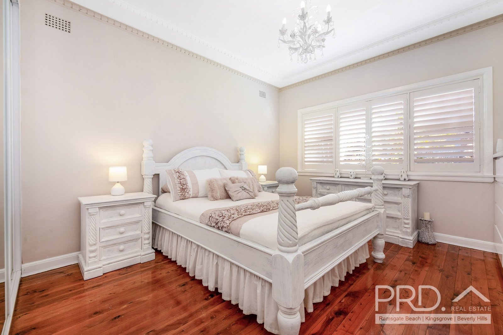 12 Flatrock Road KINGSGROVE 8