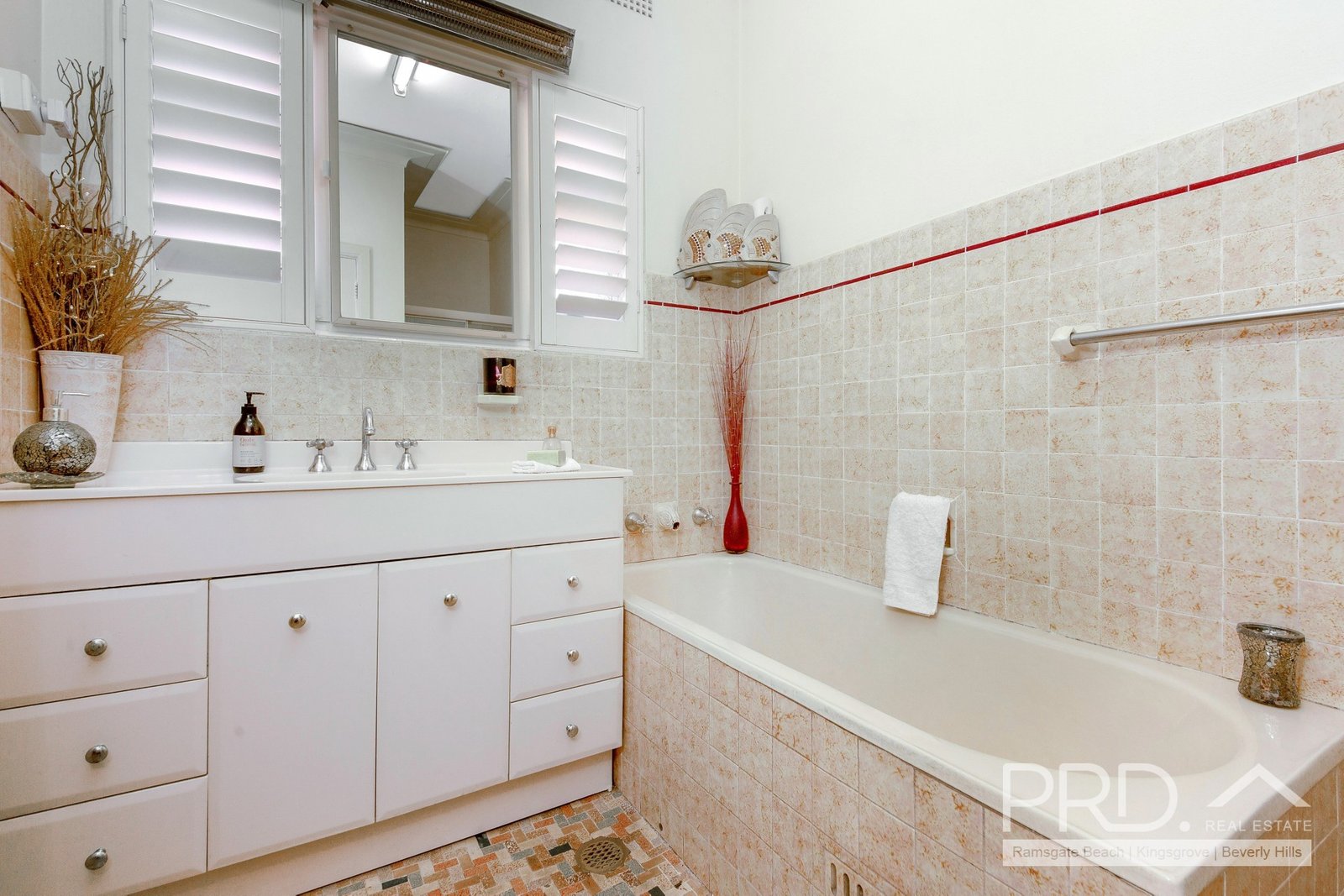 12 Flatrock Road KINGSGROVE 10