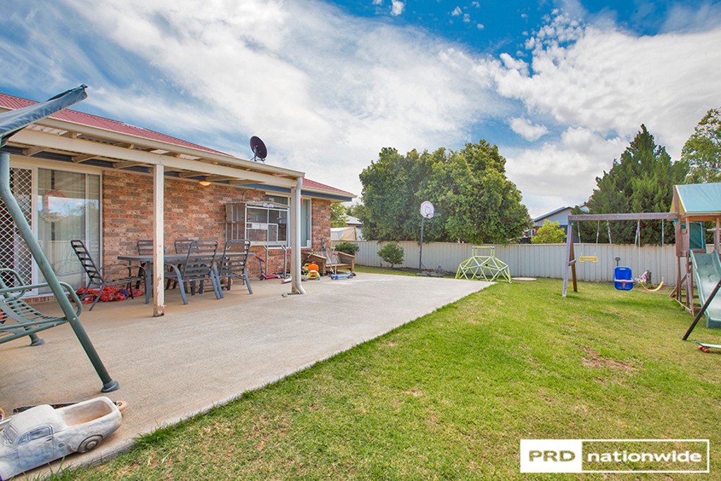 12 Flynn Street TAMWORTH 4
