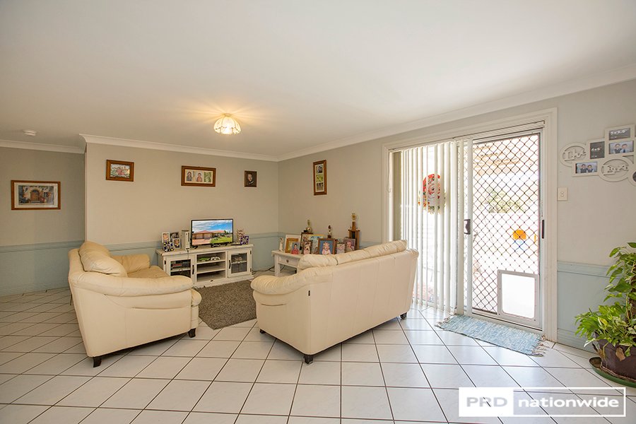 12 Flynn Street TAMWORTH 9