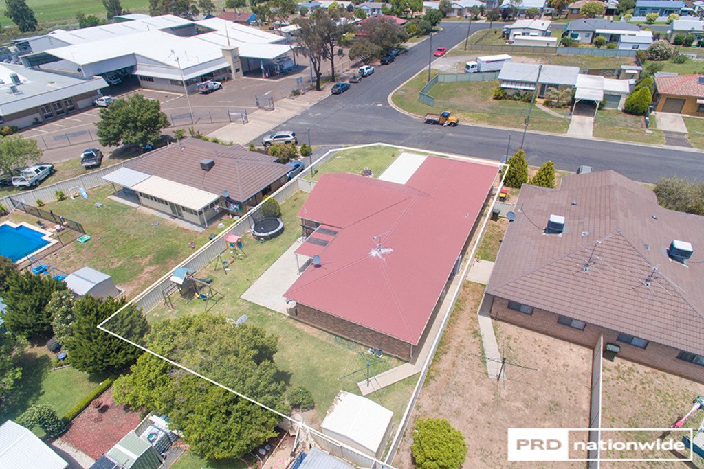 12 Flynn Street TAMWORTH 24