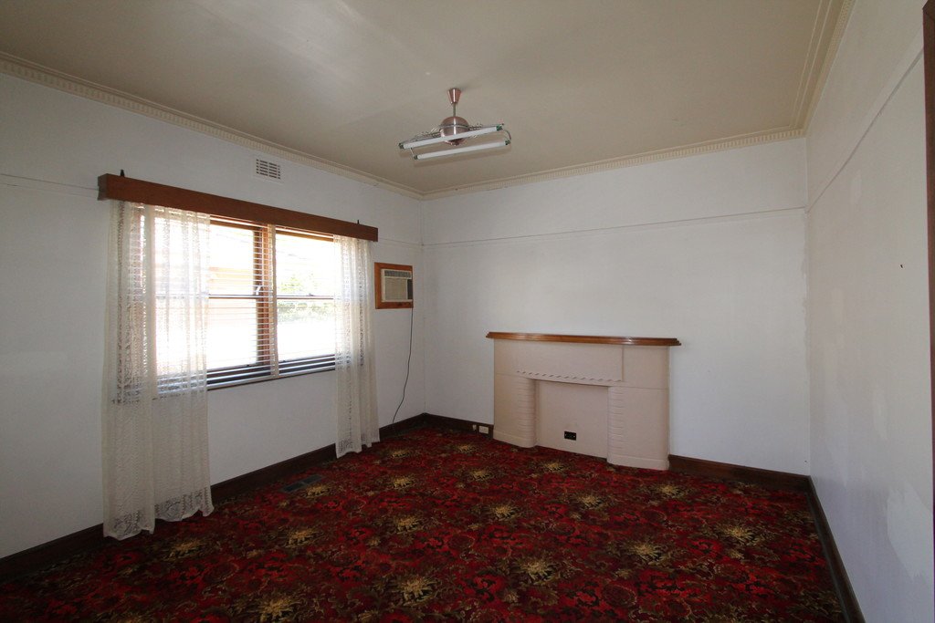 12 Forest Street LAKE WENDOUREE 3