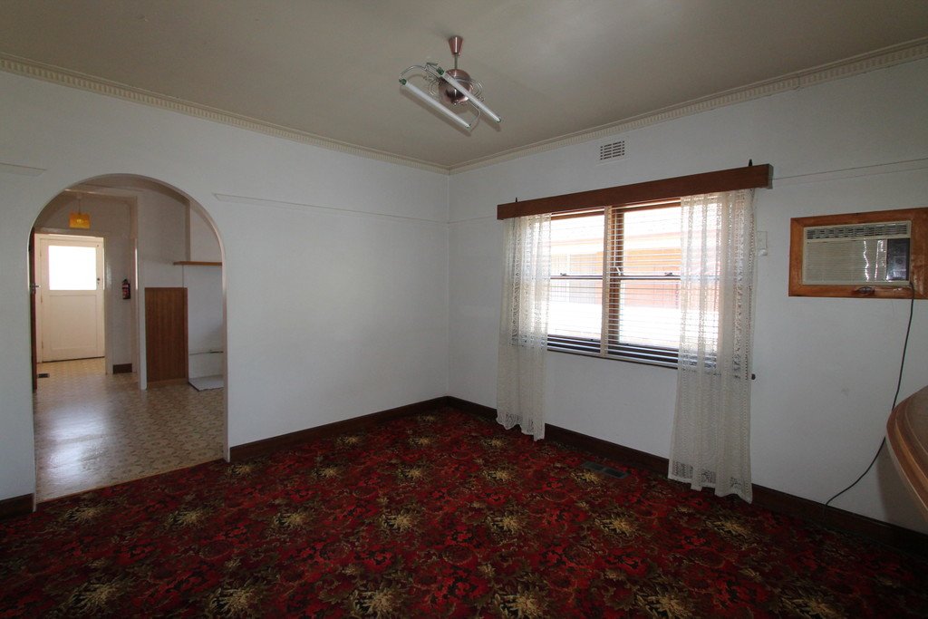 12 Forest Street LAKE WENDOUREE 4