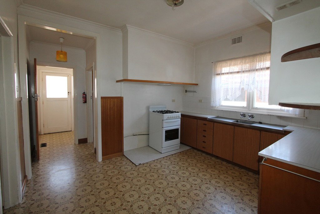 12 Forest Street LAKE WENDOUREE 5