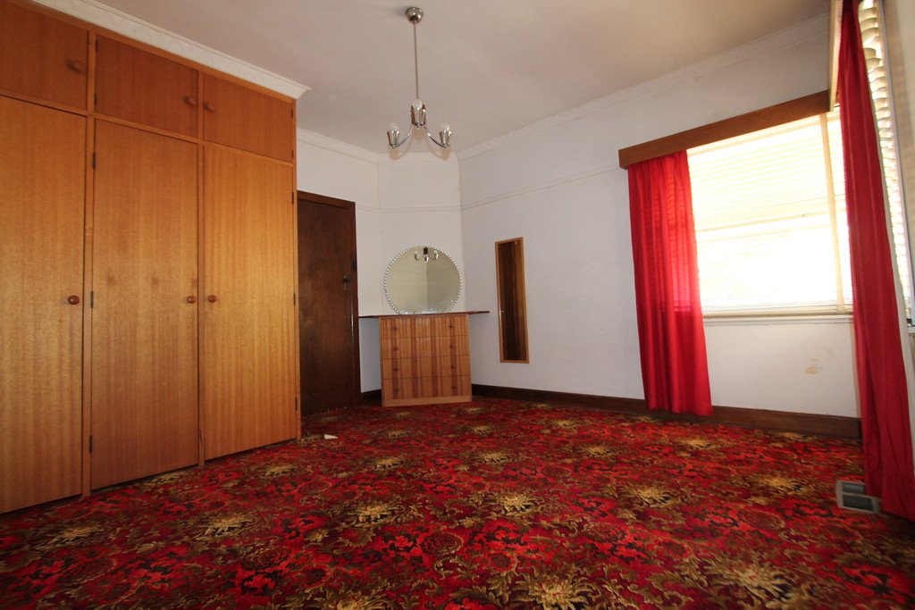 12 Forest Street LAKE WENDOUREE 10