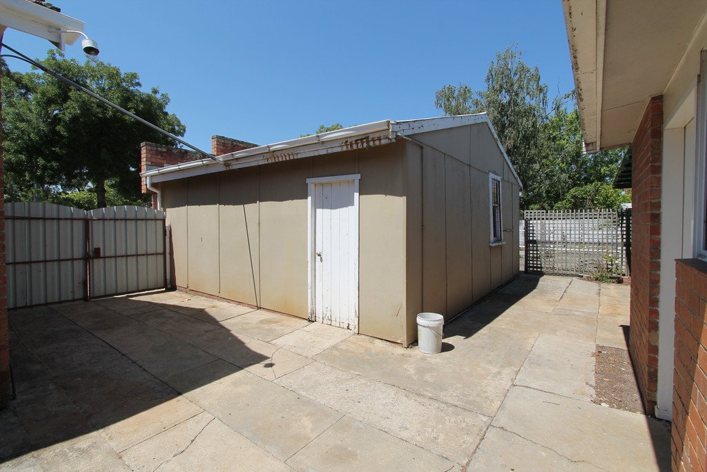 12 Forest Street LAKE WENDOUREE 15