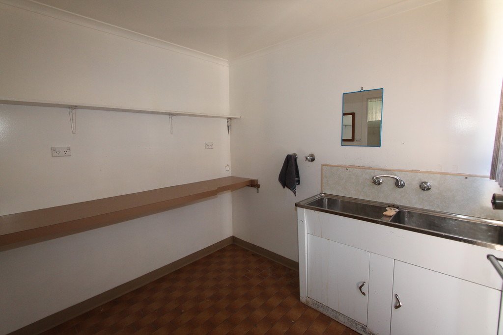 12 Forest Street LAKE WENDOUREE 16