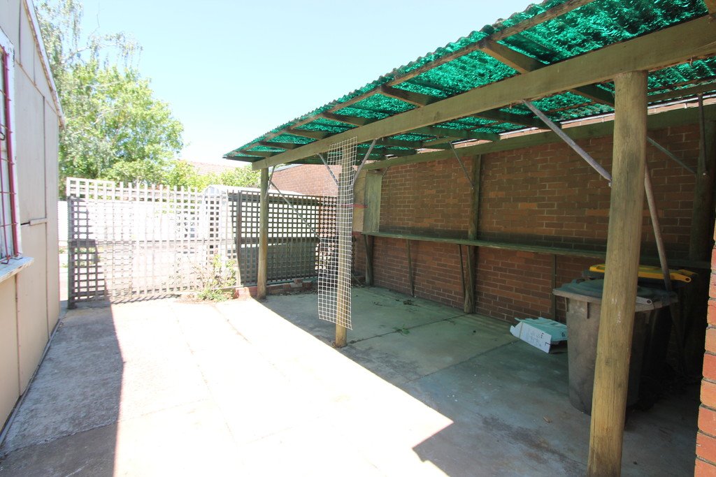 12 Forest Street LAKE WENDOUREE 18