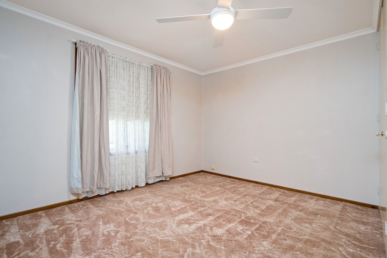 12 Forrest Street LAKE ALBERT 5