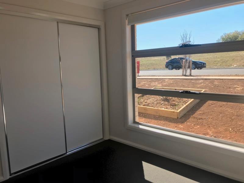 12 Francis Avenue TAMWORTH 5