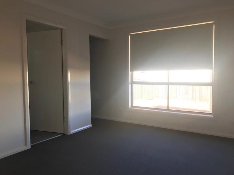 12 Francis Avenue TAMWORTH 6