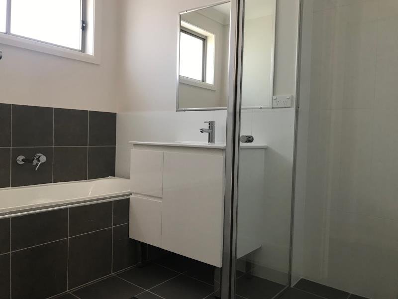 12 Francis Avenue TAMWORTH 8