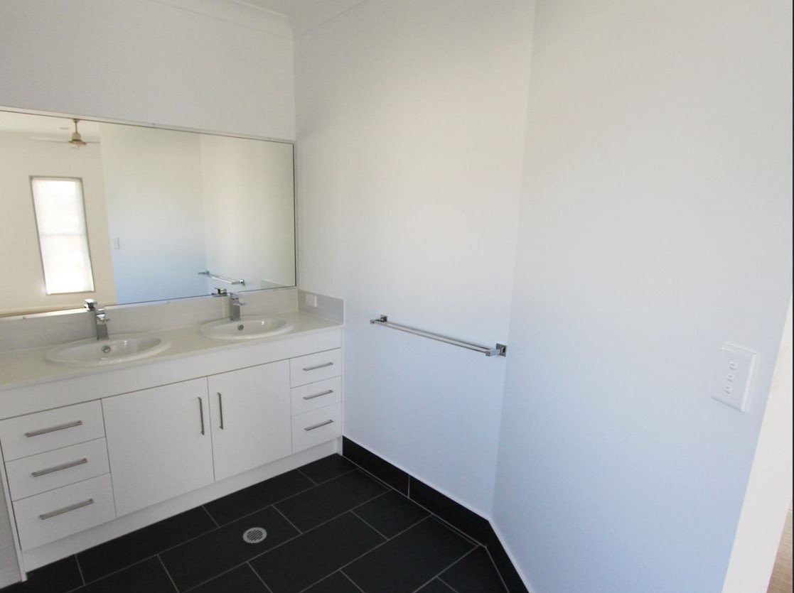 12 Franklin Court NEW AUCKLAND 8