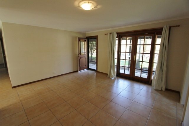 12 Freda Street ASHMORE 8