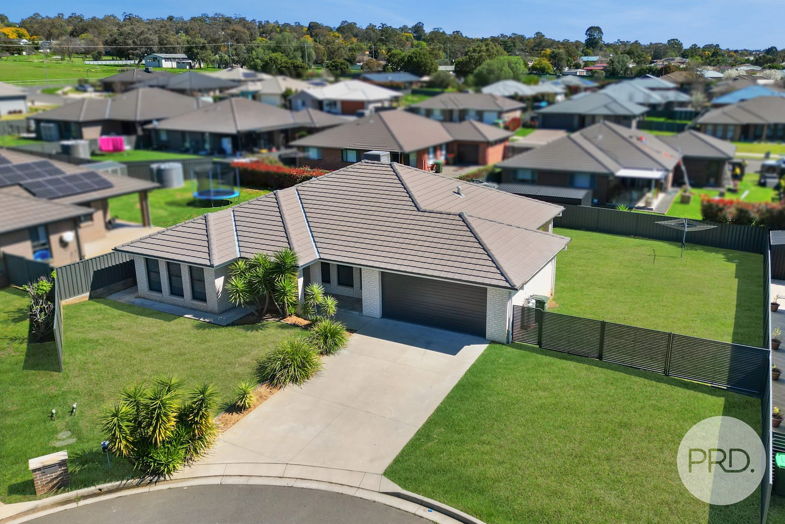 12 Galloway Place TAMWORTH 2