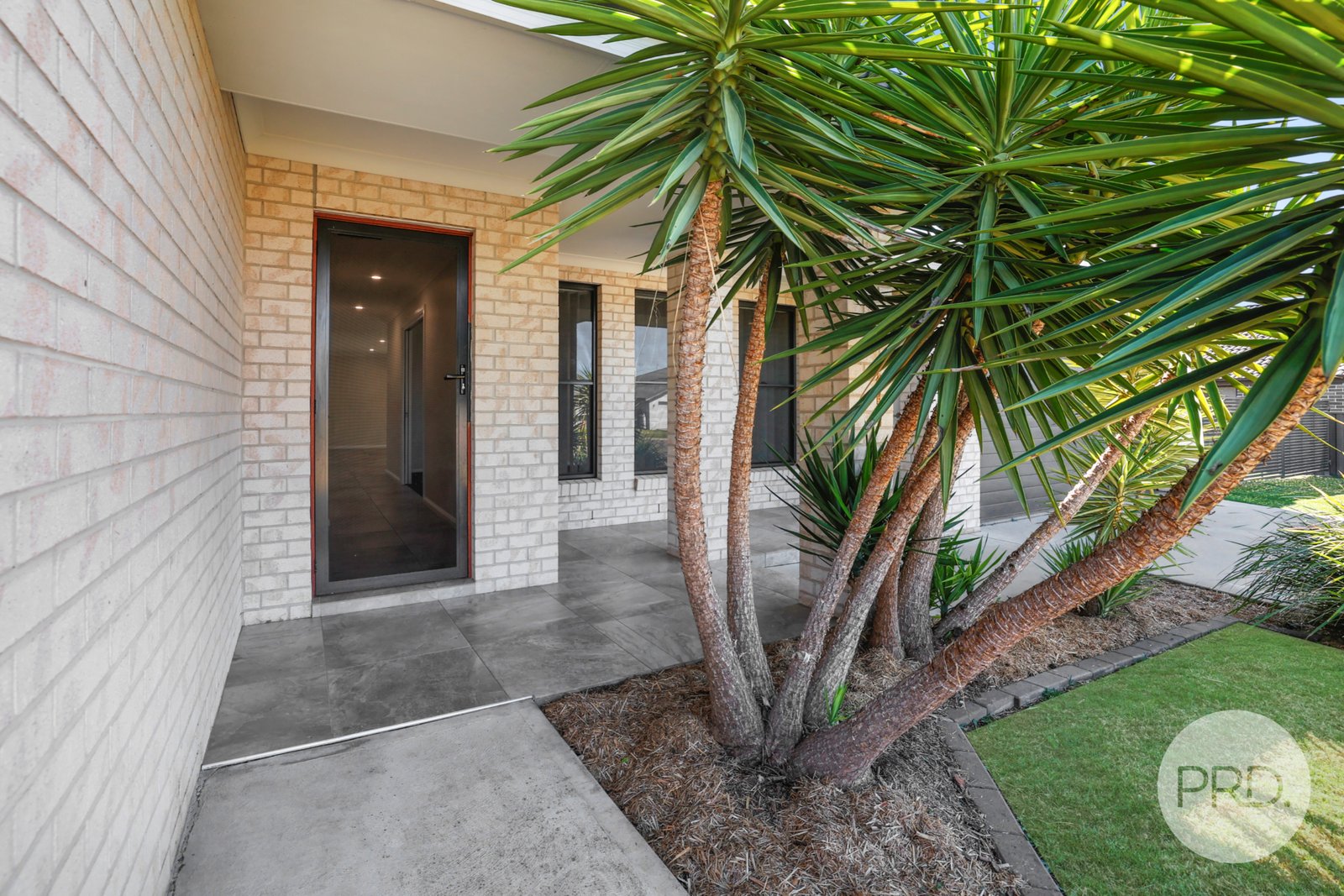 12 Galloway Place TAMWORTH 3
