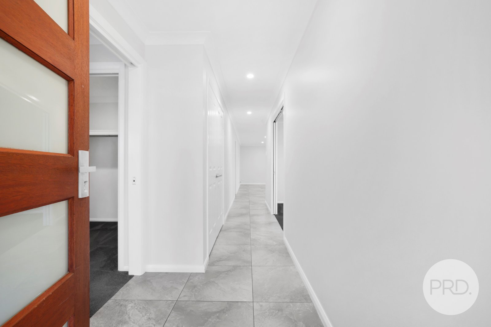 12 Galloway Place TAMWORTH 4