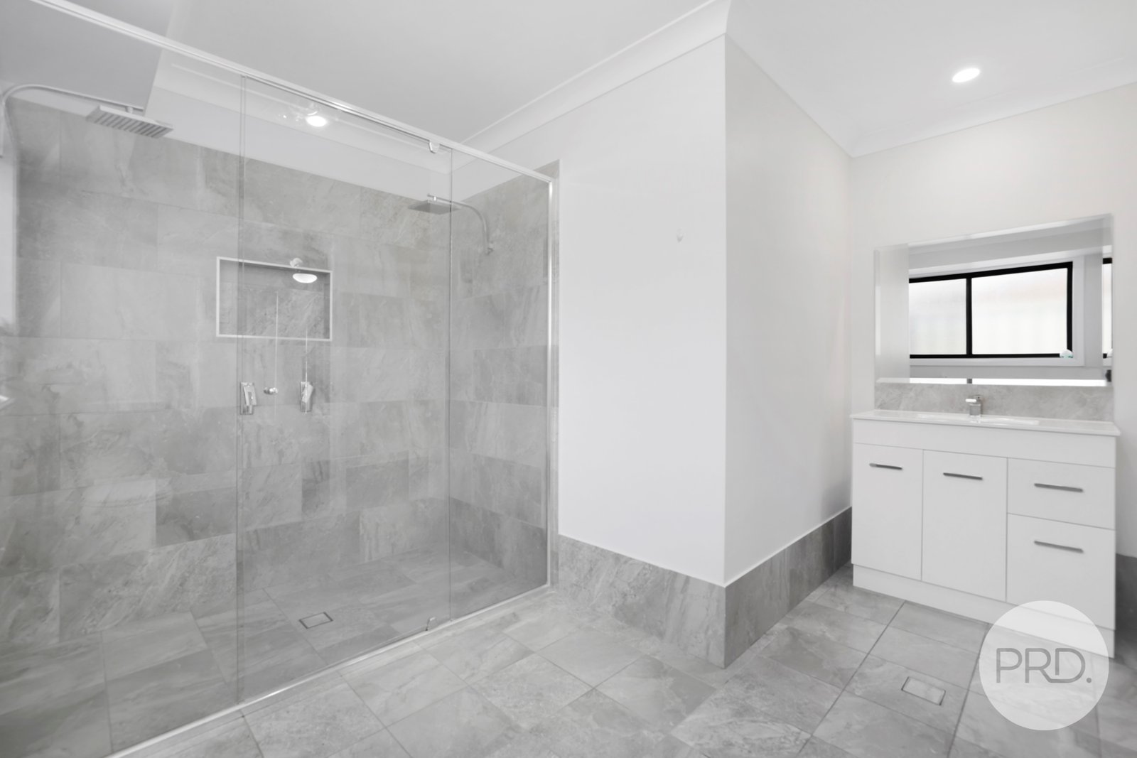 12 Galloway Place TAMWORTH 7