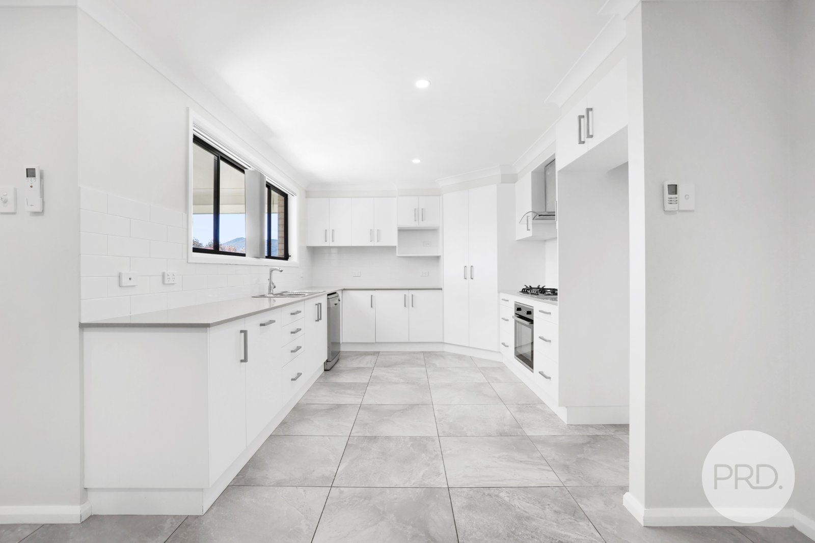 12 Galloway Place TAMWORTH 10
