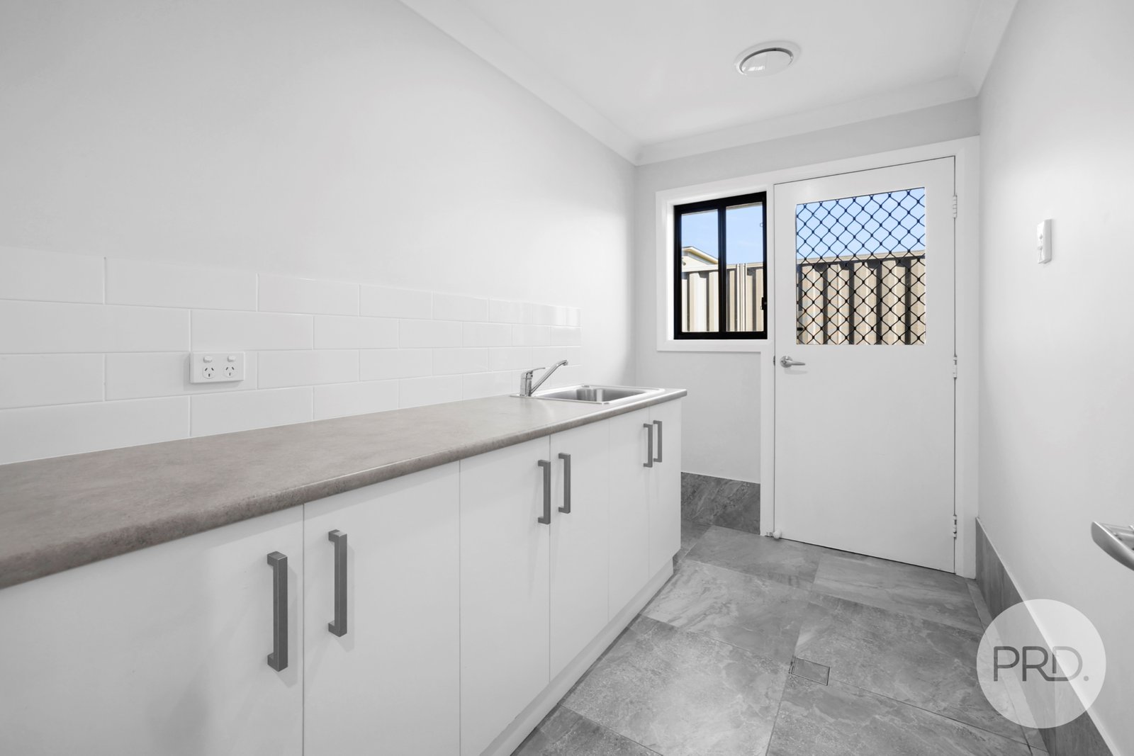 12 Galloway Place TAMWORTH 13