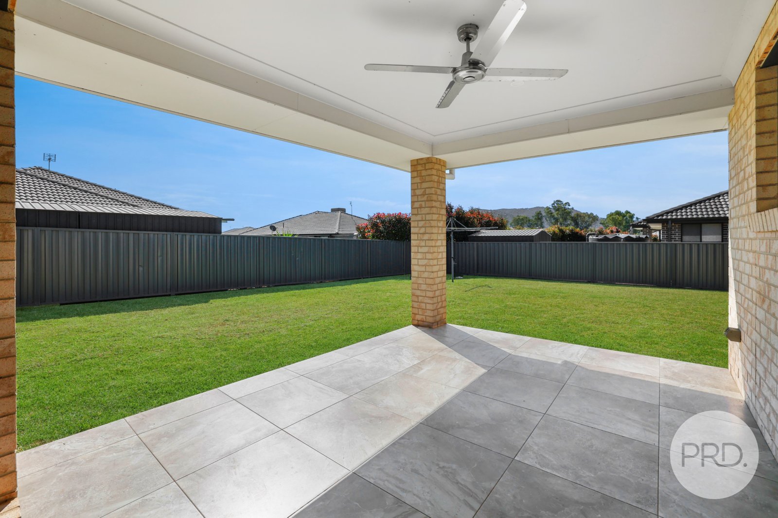 12 Galloway Place TAMWORTH 19