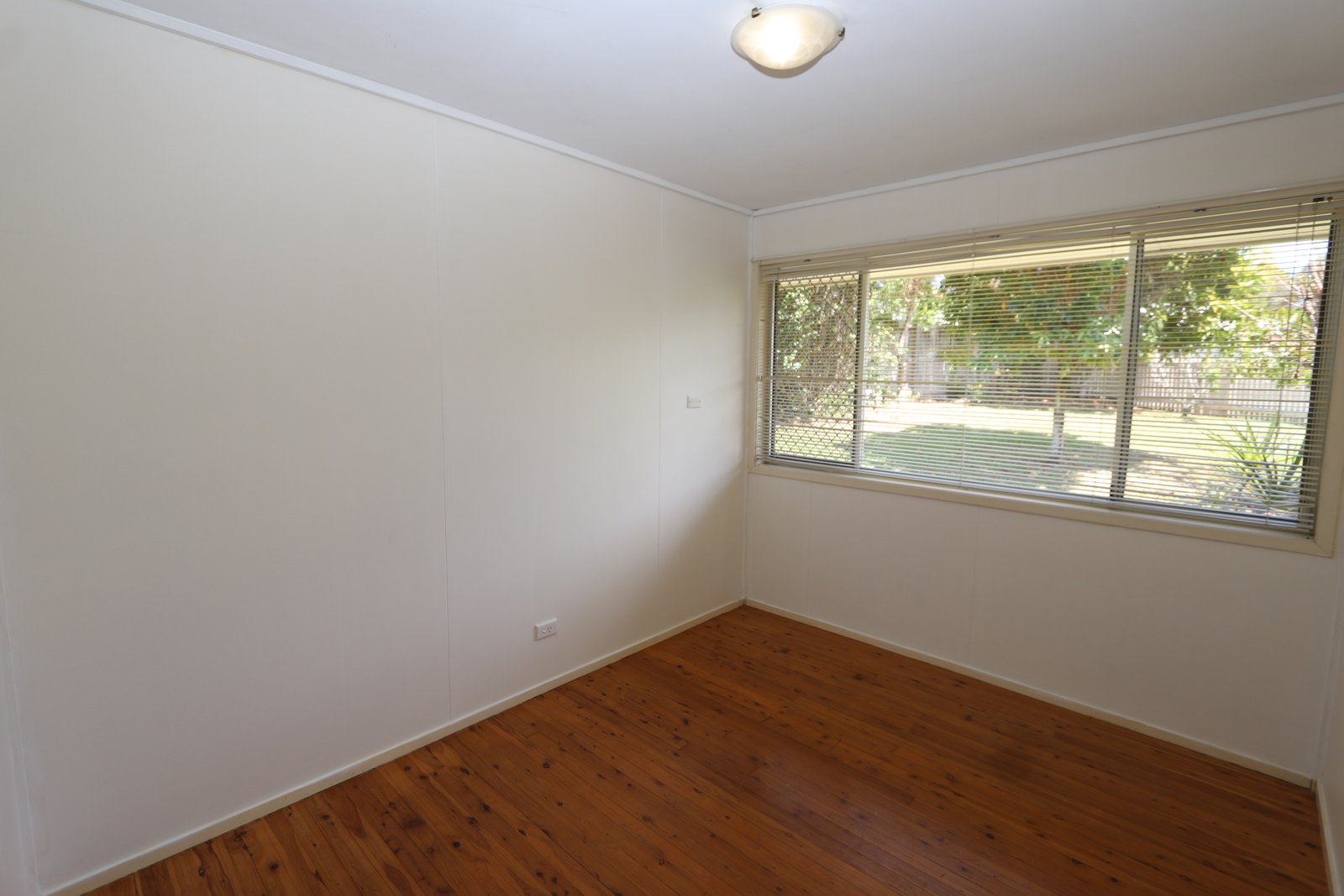 12 Gidgee Court MOLENDINAR 7