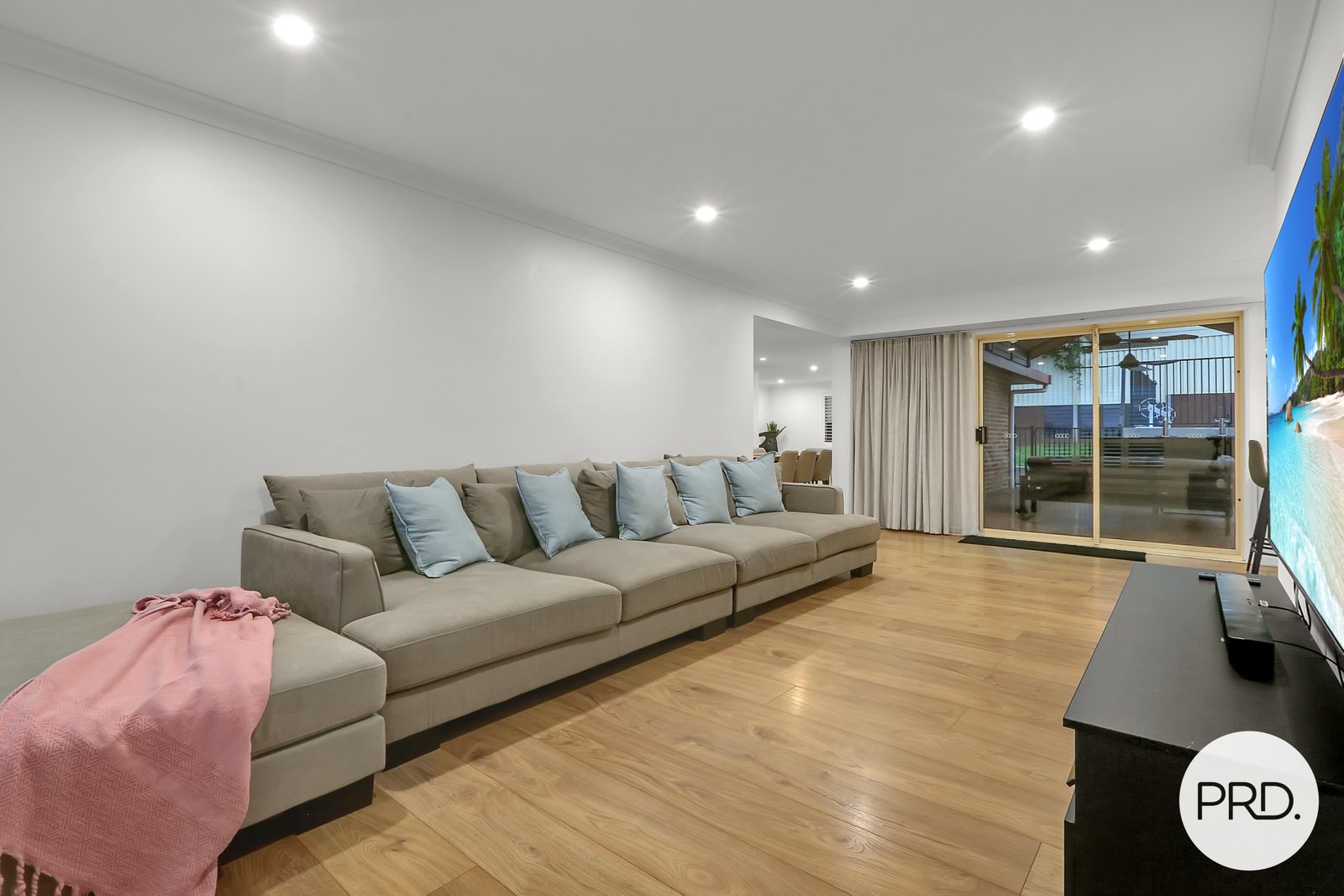 12 Glengarry Way HORSLEY 11