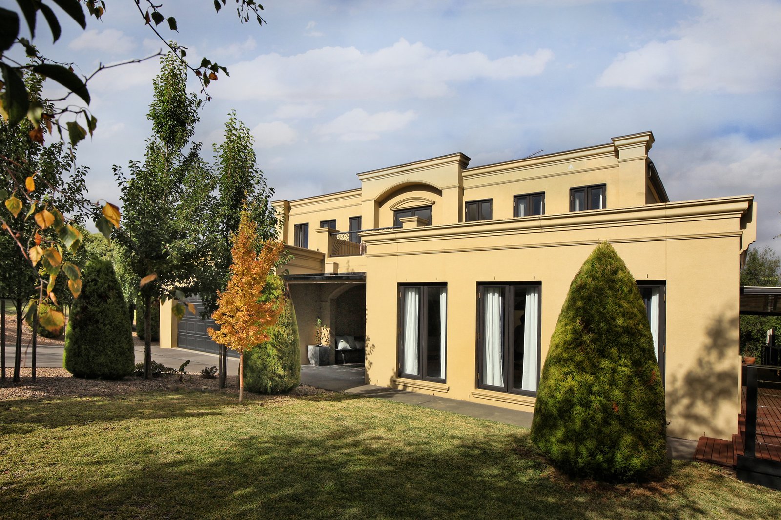 Real Estate and Property in 12 Glenns Court, Woodend, VIC