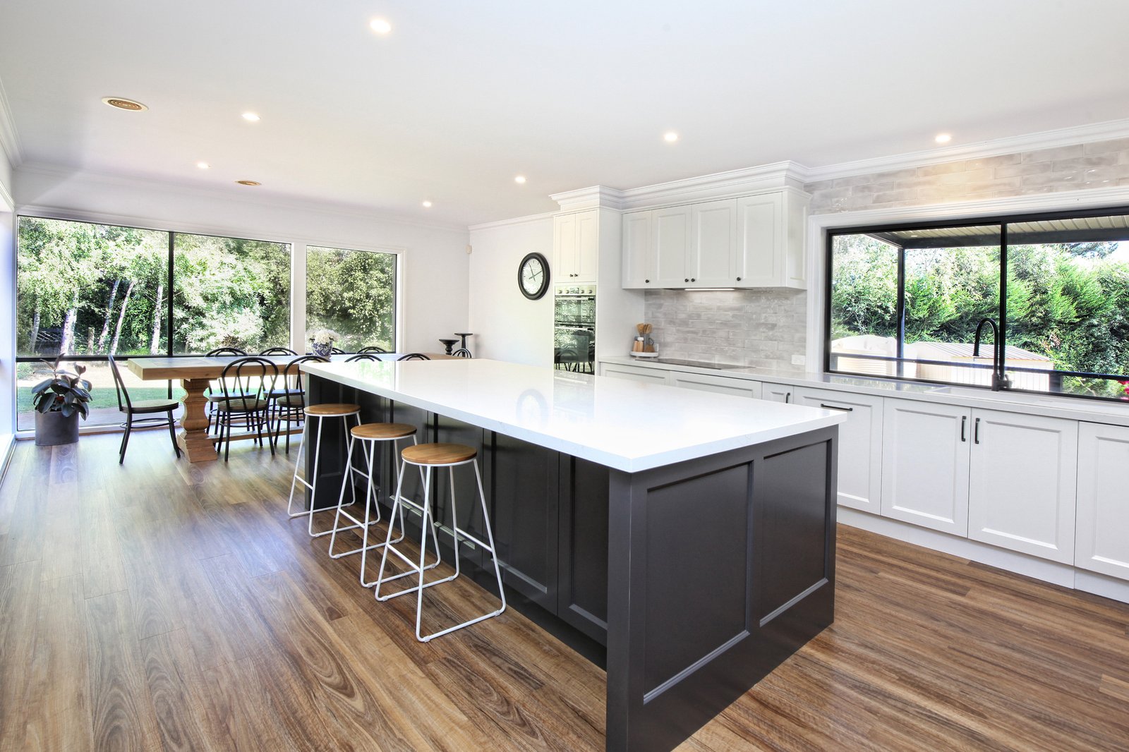 Real Estate and Property in 12 Glenns Court, Woodend, VIC