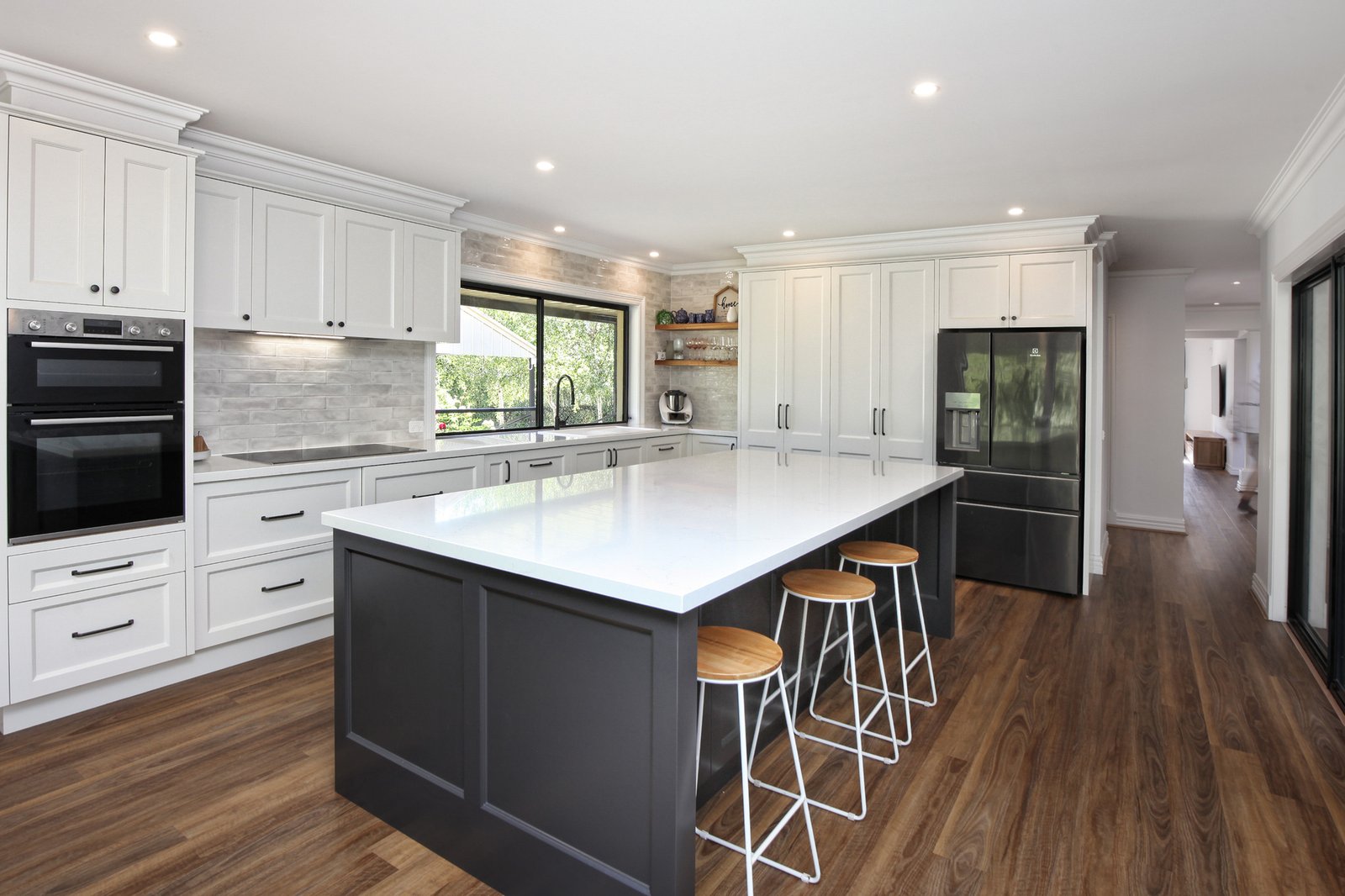 Real Estate and Property in 12 Glenns Court, Woodend, VIC