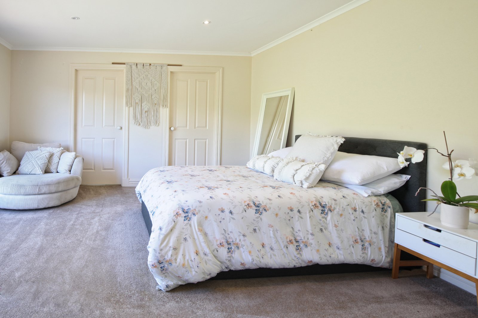 Real Estate and Property in 12 Glenns Court, Woodend, VIC