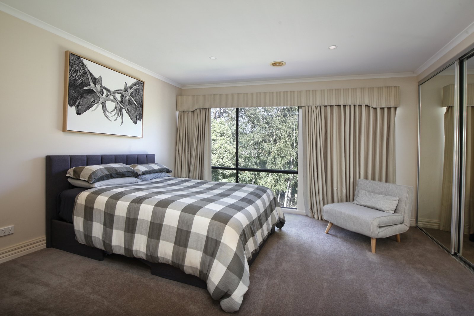 Real Estate and Property in 12 Glenns Court, Woodend, VIC