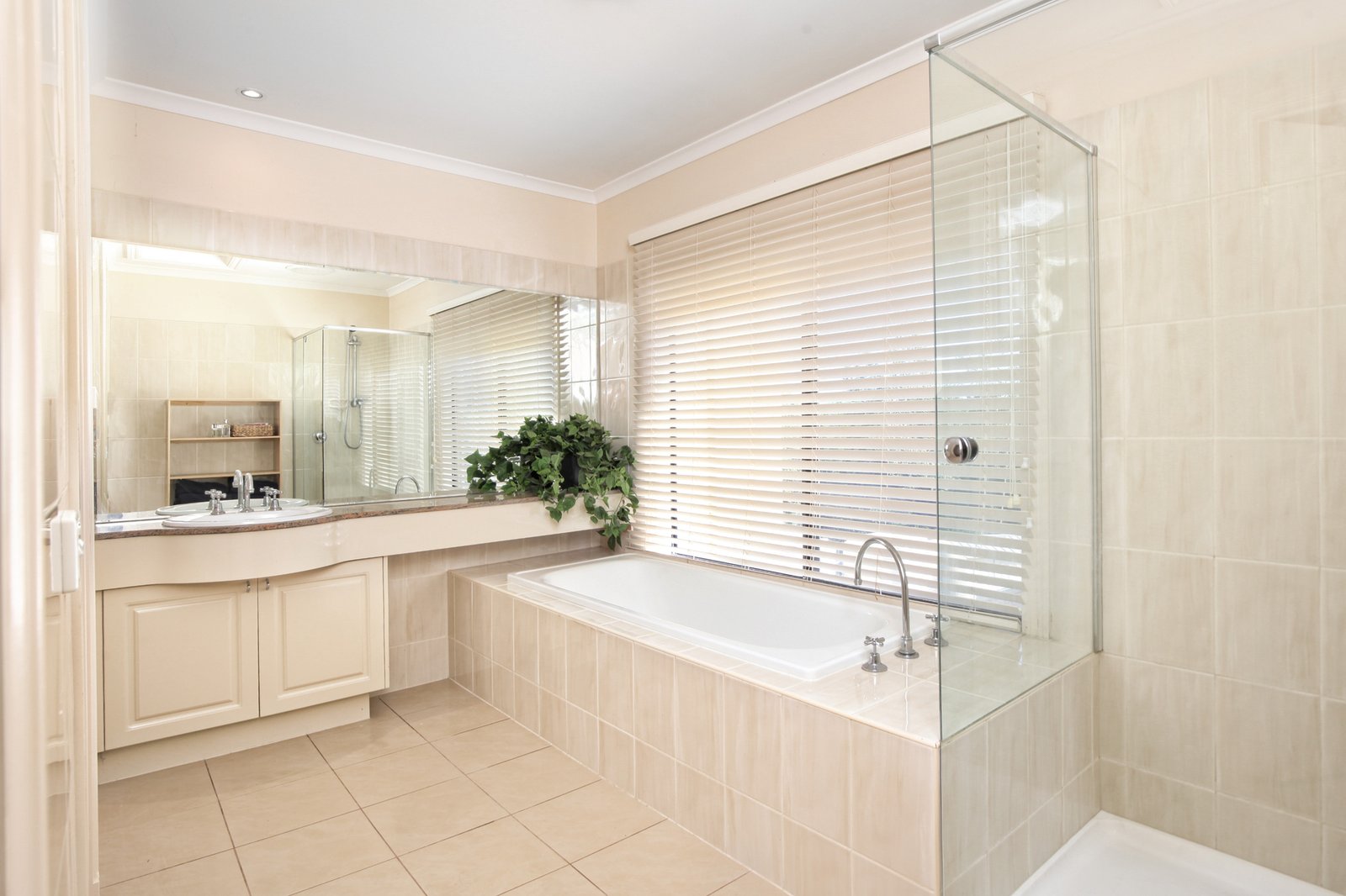 Real Estate and Property in 12 Glenns Court, Woodend, VIC