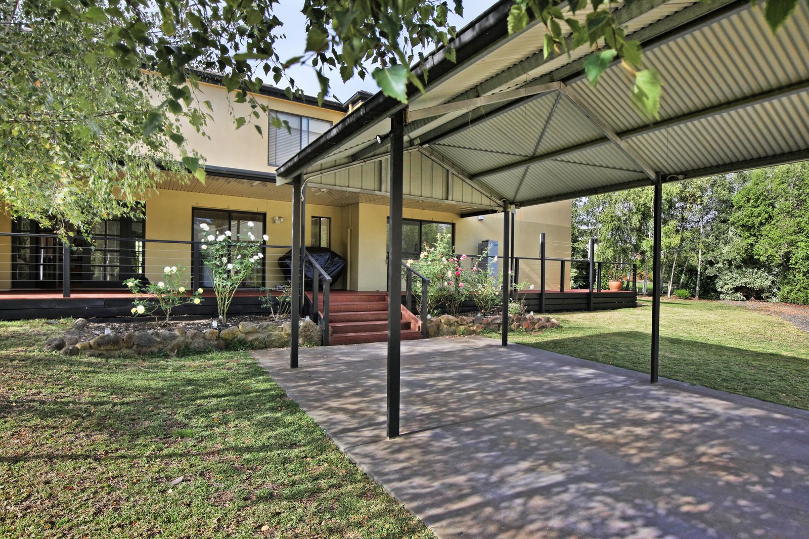 Real Estate and Property in 12 Glenns Court, Woodend, VIC