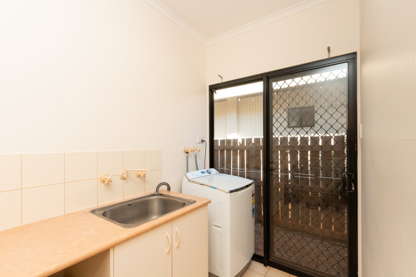 12 Godwit Crescent DJUGUN 5