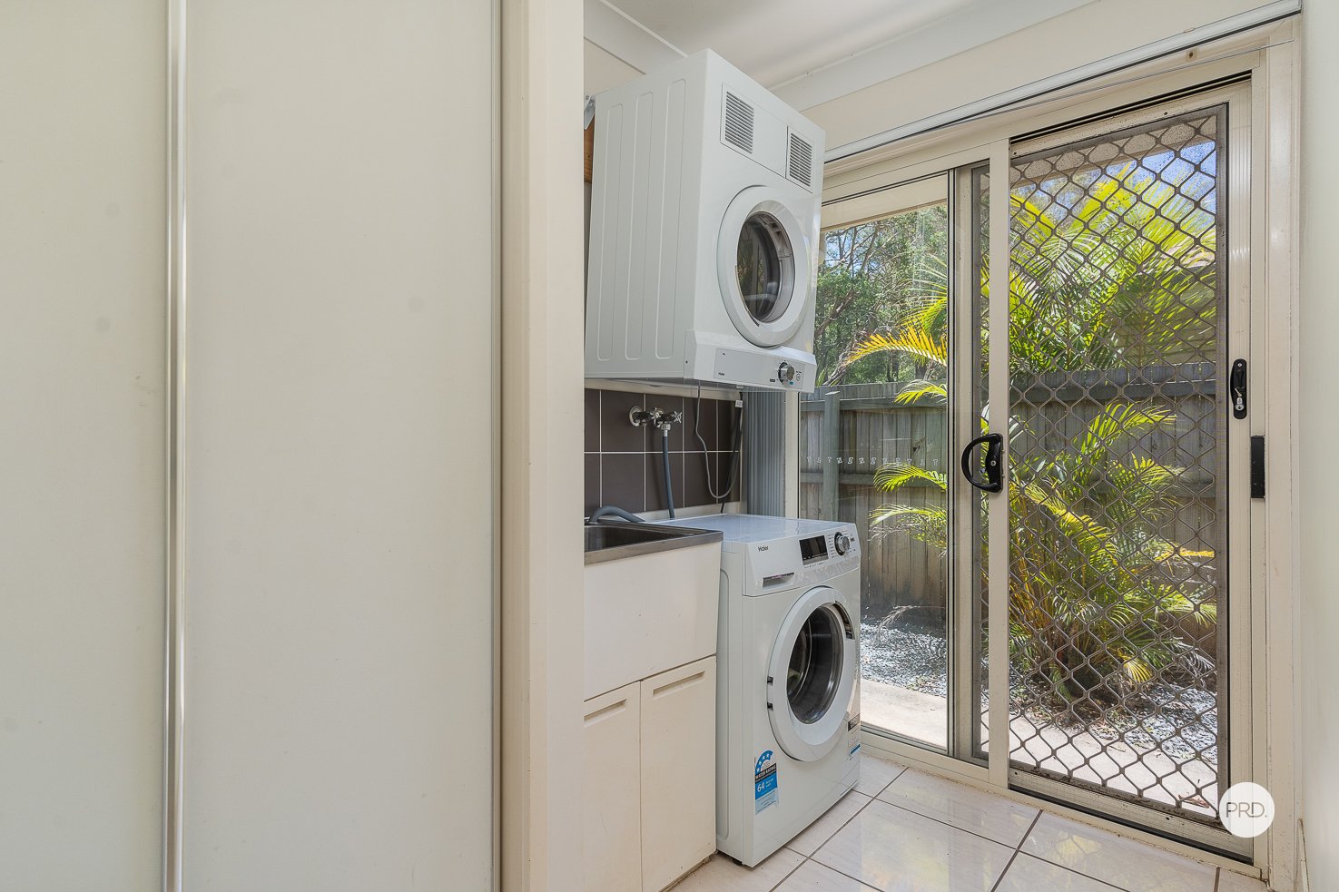 12 GREEN Place REDLAND BAY 17