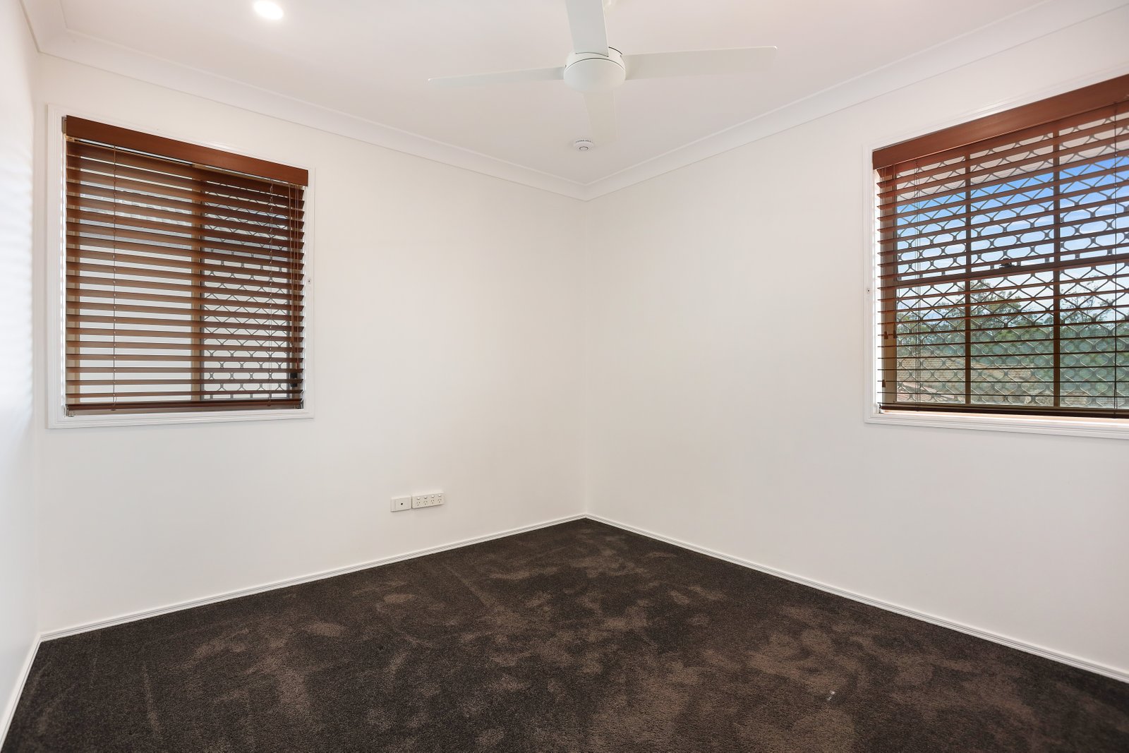 12 Gumview Place MOLENDINAR 12