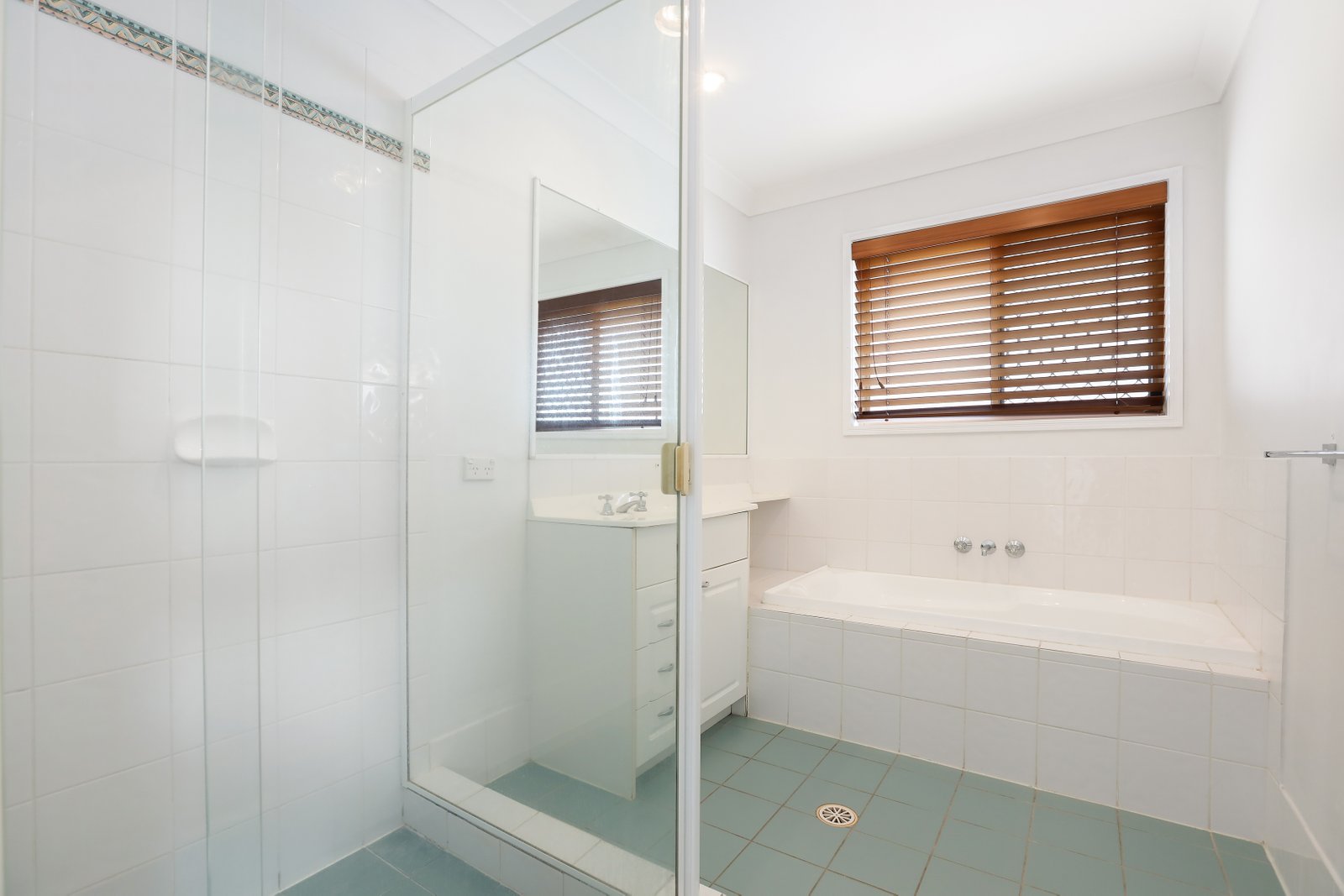 12 Gumview Place MOLENDINAR 15