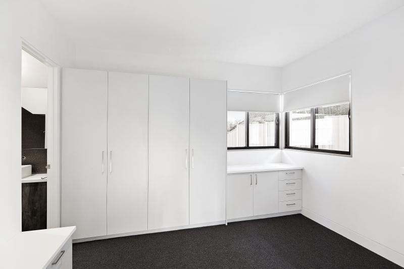 Gallery: 1/2 Halifax Court